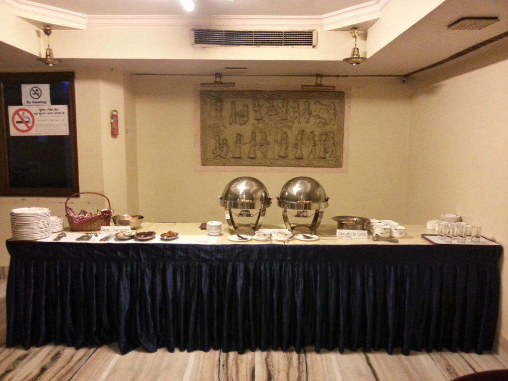 Oyo 15359 Hotel Kachandeep Τζαϊπούρ Εξωτερικό φωτογραφία